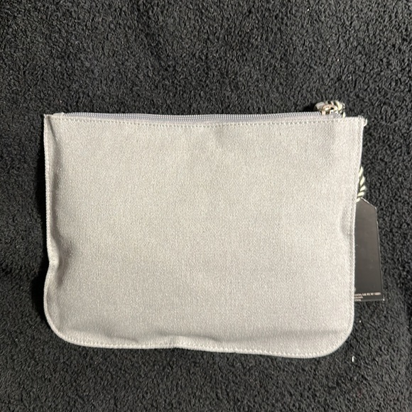 NWT- Twig and Arrow UP TO SNOW GOOD - Picture 2 of 5